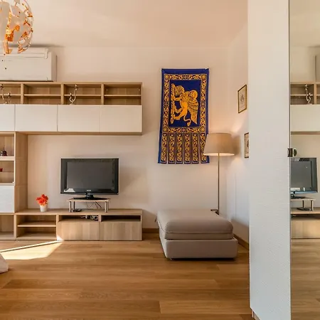 Apartment Sunny Nest Canal View In Chic Movida Venice