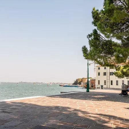 Sunny Nest Canal View In Chic Movida Apartment