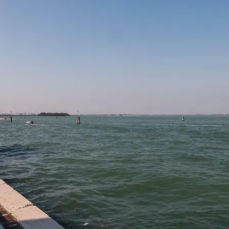 Apartment Sunny Nest Canal View In Chic Movida Venice