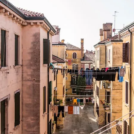 Apartamento Sunny Nest Canal View In Chic Movida Venecia