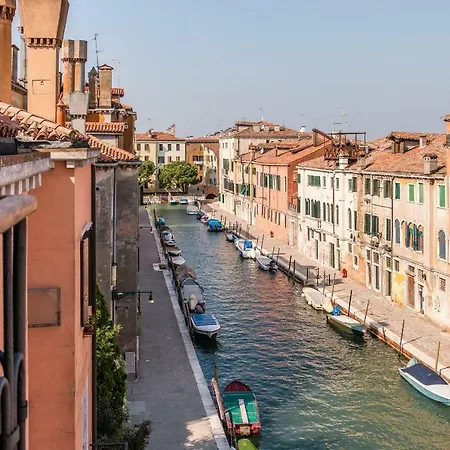 Apartment Sunny Nest Canal View In Chic Movida Venice