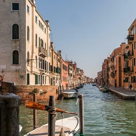 Apartment Sunny Nest Canal View In Chic Movida