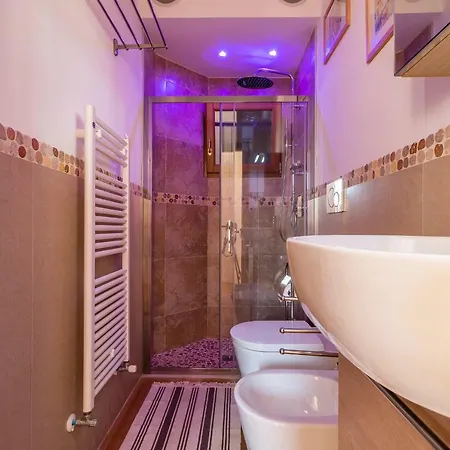 Sunny Nest Canal View In Chic Movida شقة البندقية