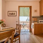 Sunny Nest Canal View In Chic Movida Venise