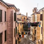 Appartement Sunny Nest Canal View In Chic Movida Venise