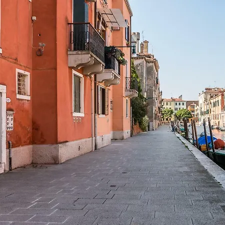 Appartement Sunny Nest Canal View In Chic Movida *