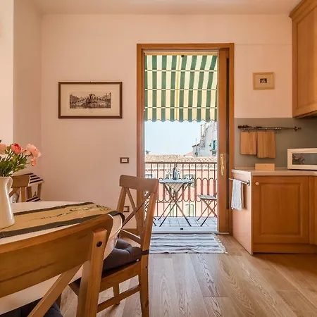 Sunny Nest Canal View In Chic Movida Veneza