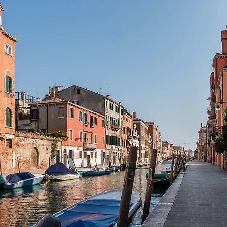 Sunny Nest Canal View In Chic Movida Veneza